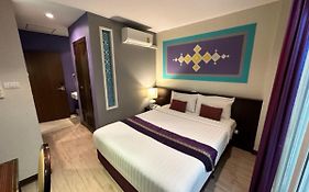 Sawasdee Hotel @ Sukhumvit Soi 8